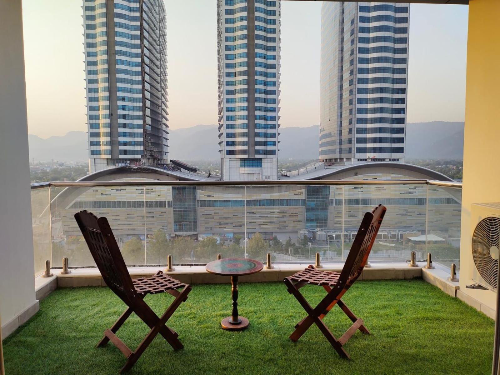 Centaurus View Residences - Exclusive Stays In Elysium Tower Apartments Islamabad Exterior photo